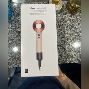 Dyson supersonic in pink